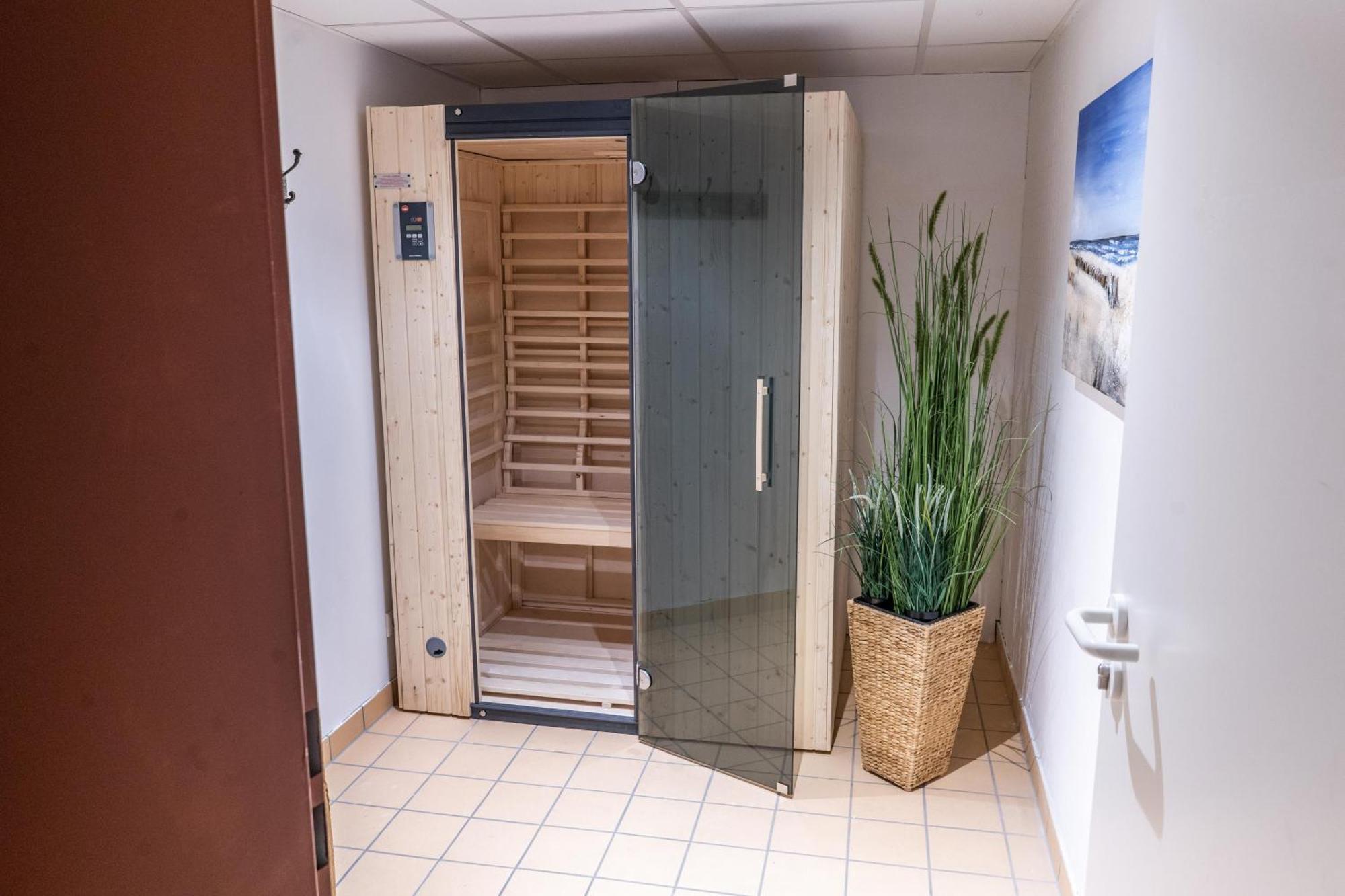 Urlaub Mit Ostseeblick, Schwimmbad, Sauna & Direkte Strandlage Kronsgaard Esterno foto