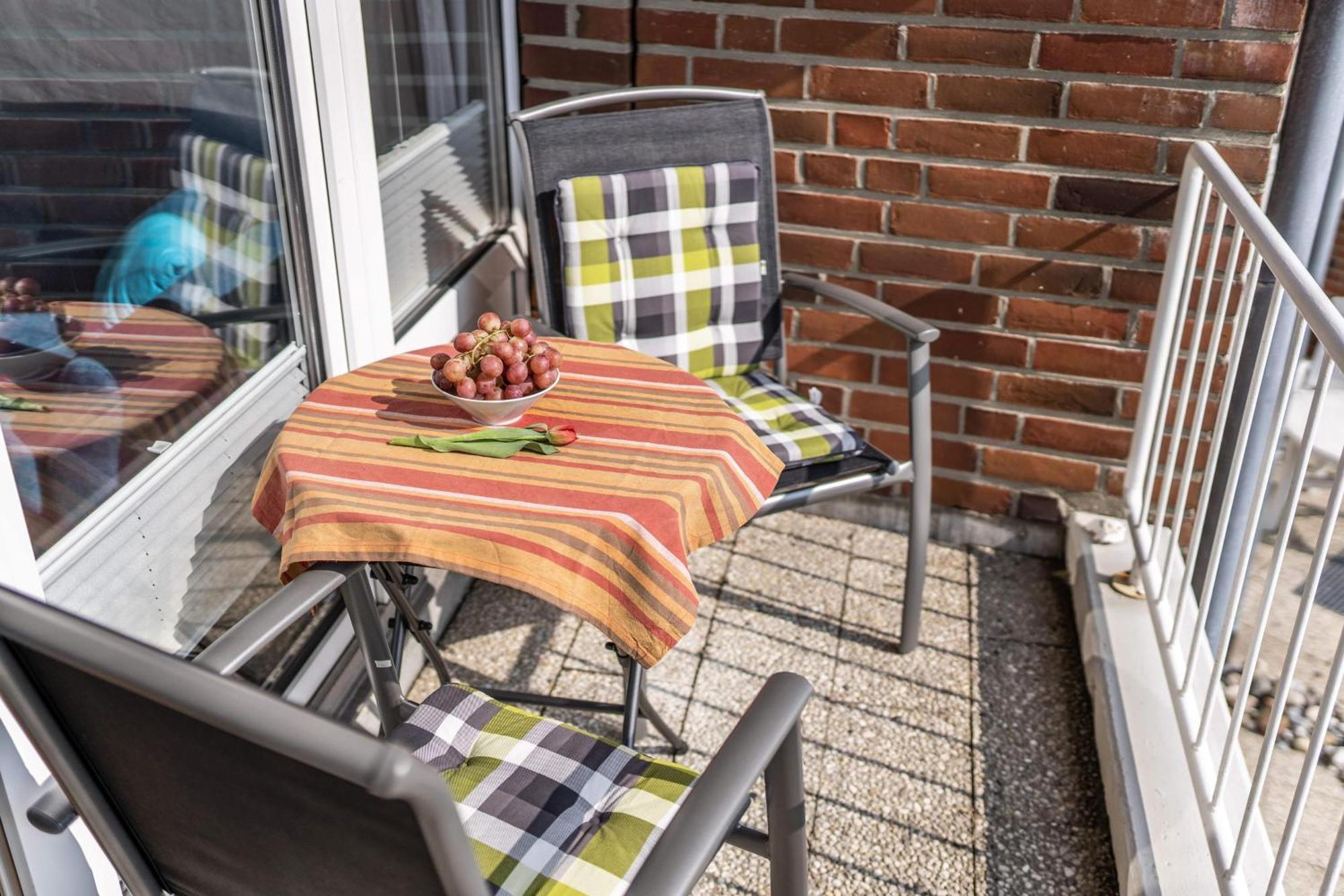Urlaub Mit Ostseeblick, Schwimmbad, Sauna & Direkte Strandlage Kronsgaard Esterno foto